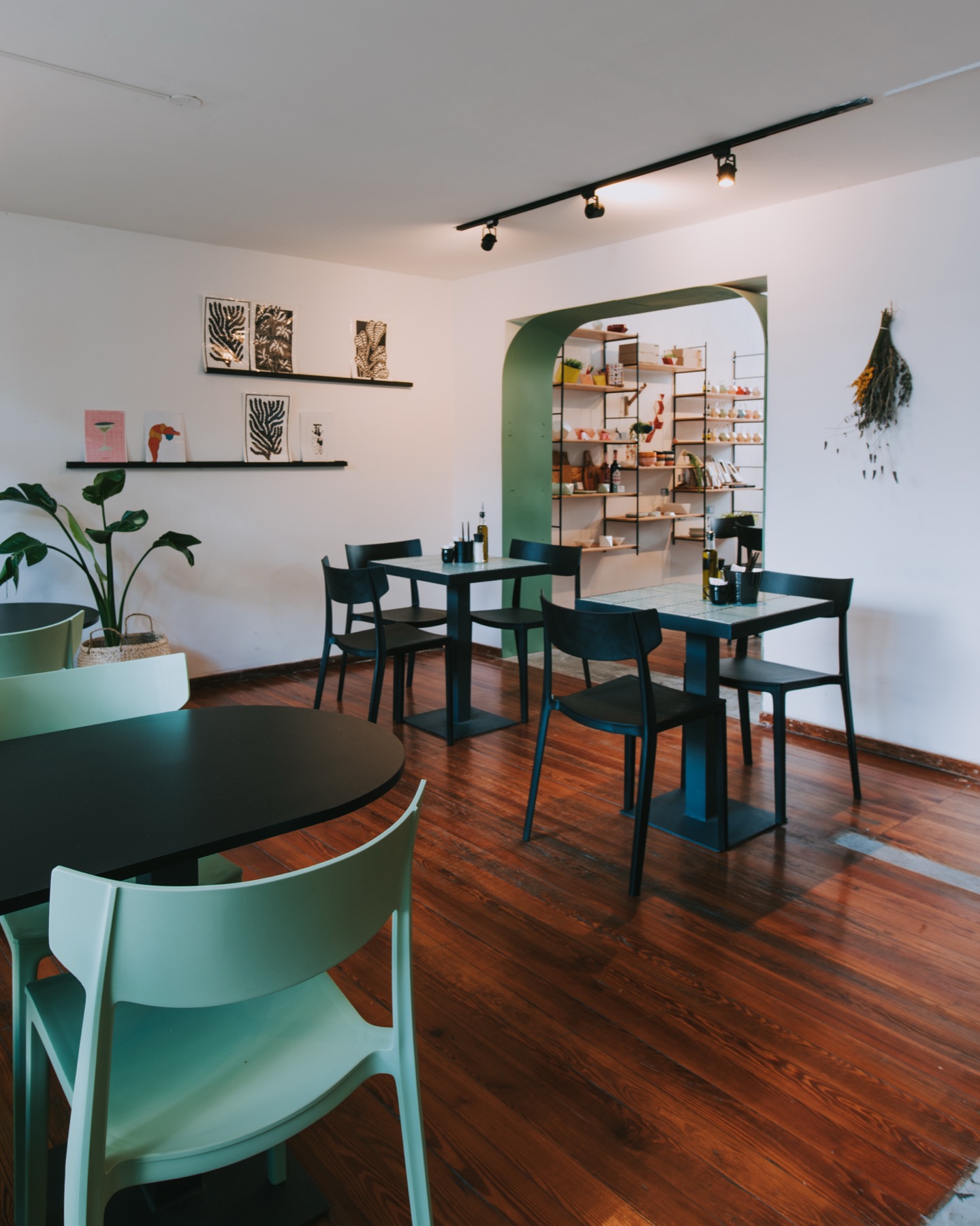 Portal — casa y café — detalle 1